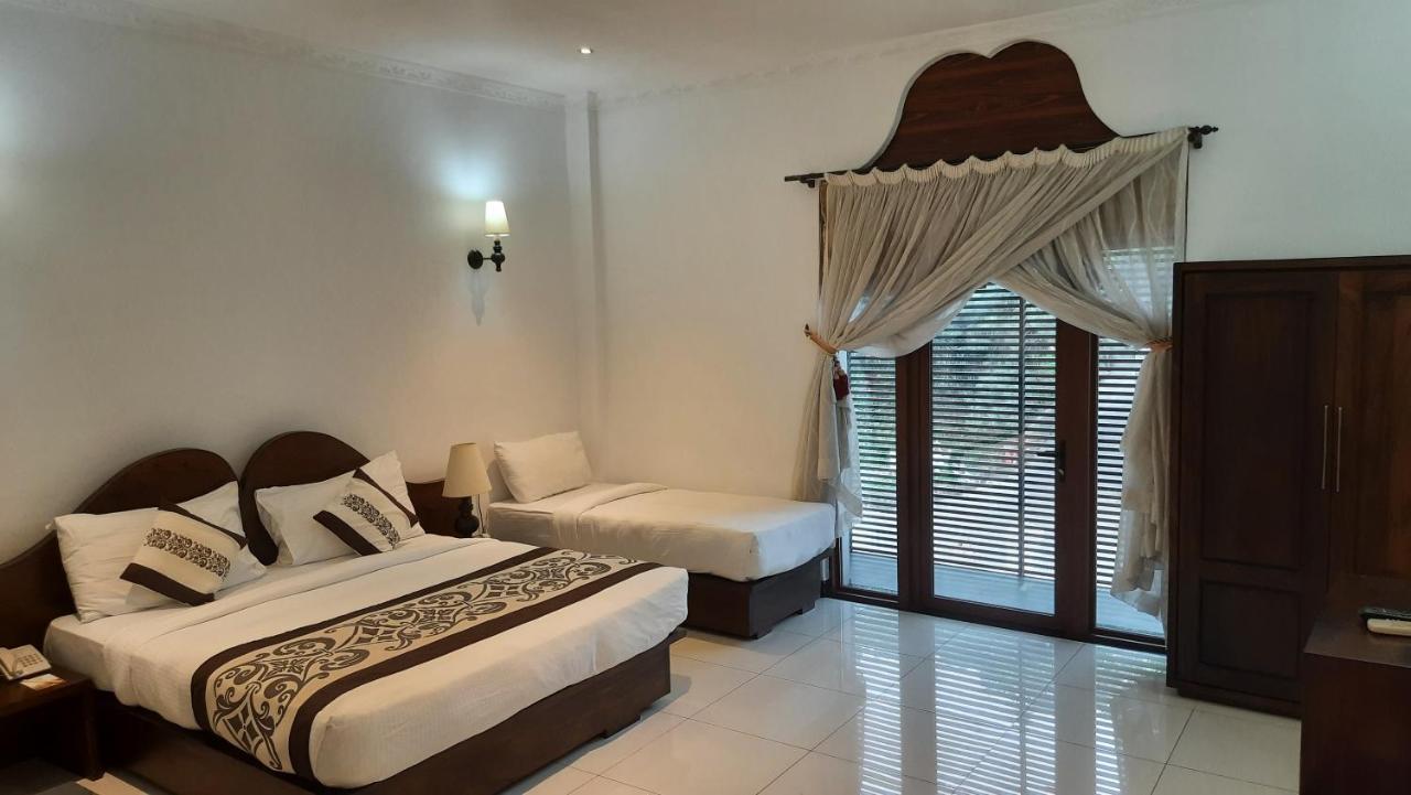 Royal Kandyan Exterior foto