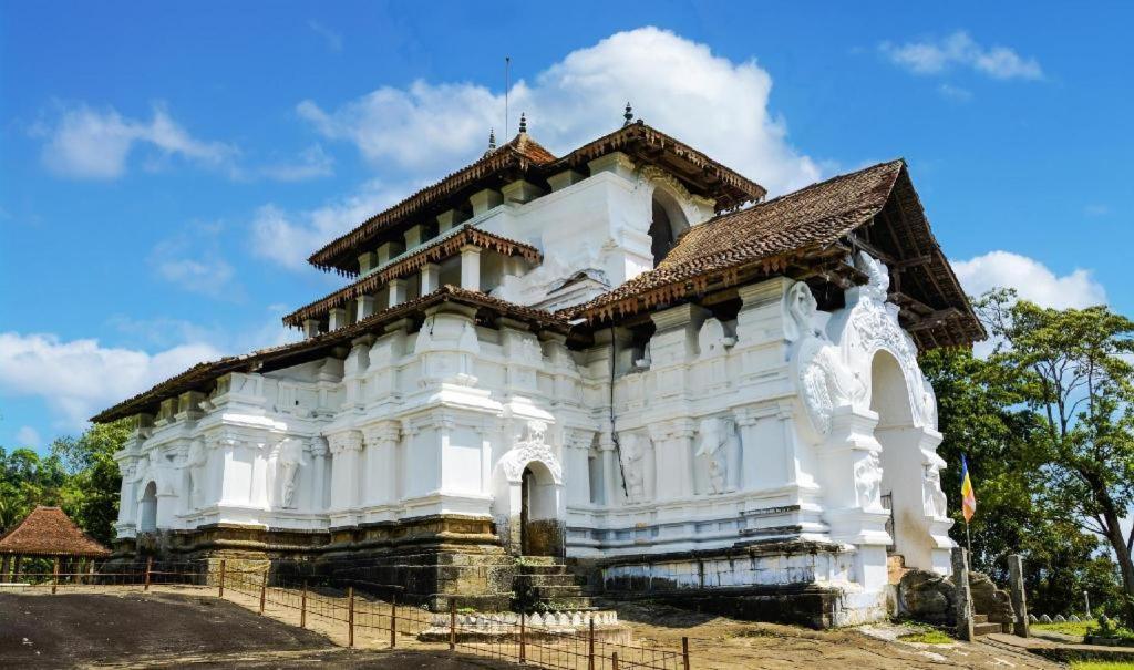 Royal Kandyan Exterior foto
