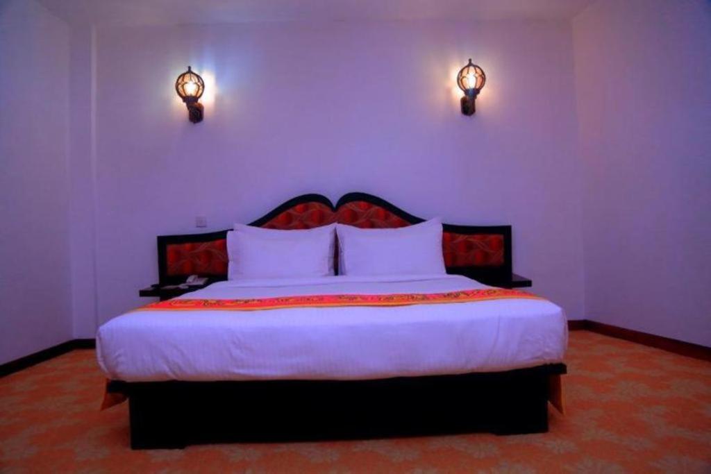 Royal Kandyan Exterior foto
